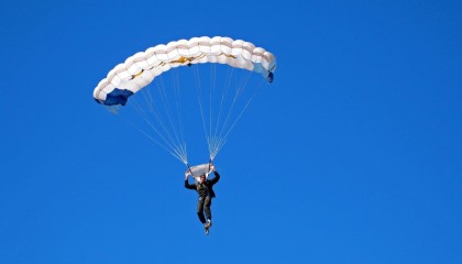 开云电竞入口-传奇“锋线杀手”在欧冠中的巅峰表现，什么叫锋线球员